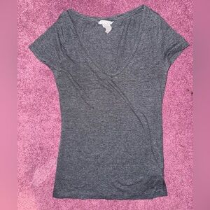 H&M grey v-neck shirt size XS